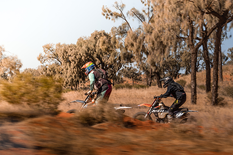 Motorbikes-Finke-Desert-Race