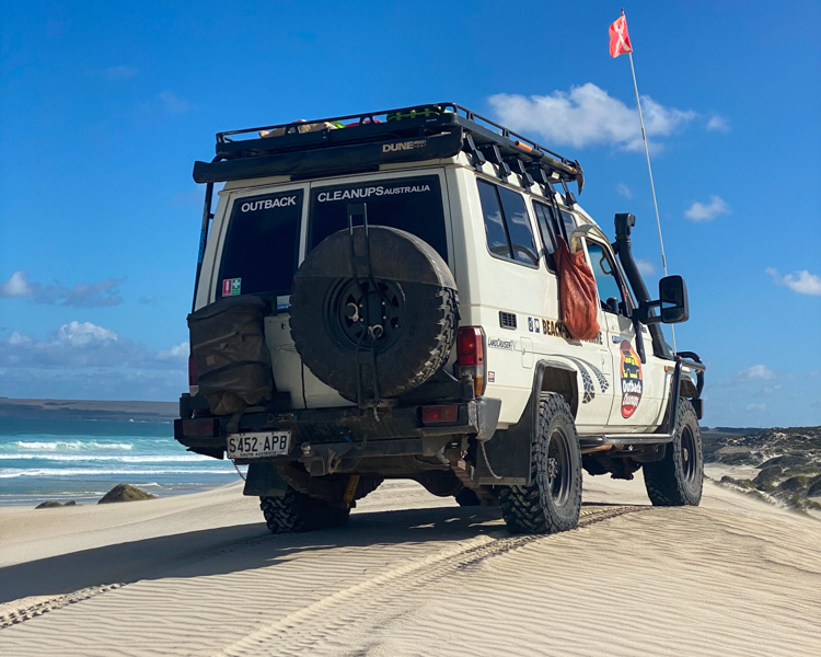 3-OCA-Boomy-The-Troopy-Sandy-Beach-LandCruiser