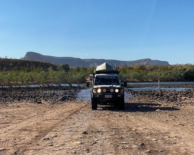 8-LandCruiser-Towing-River-Crossing-Outback-Mountain-Range-OCA